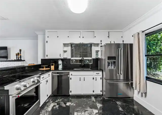 Listing Photo 17
