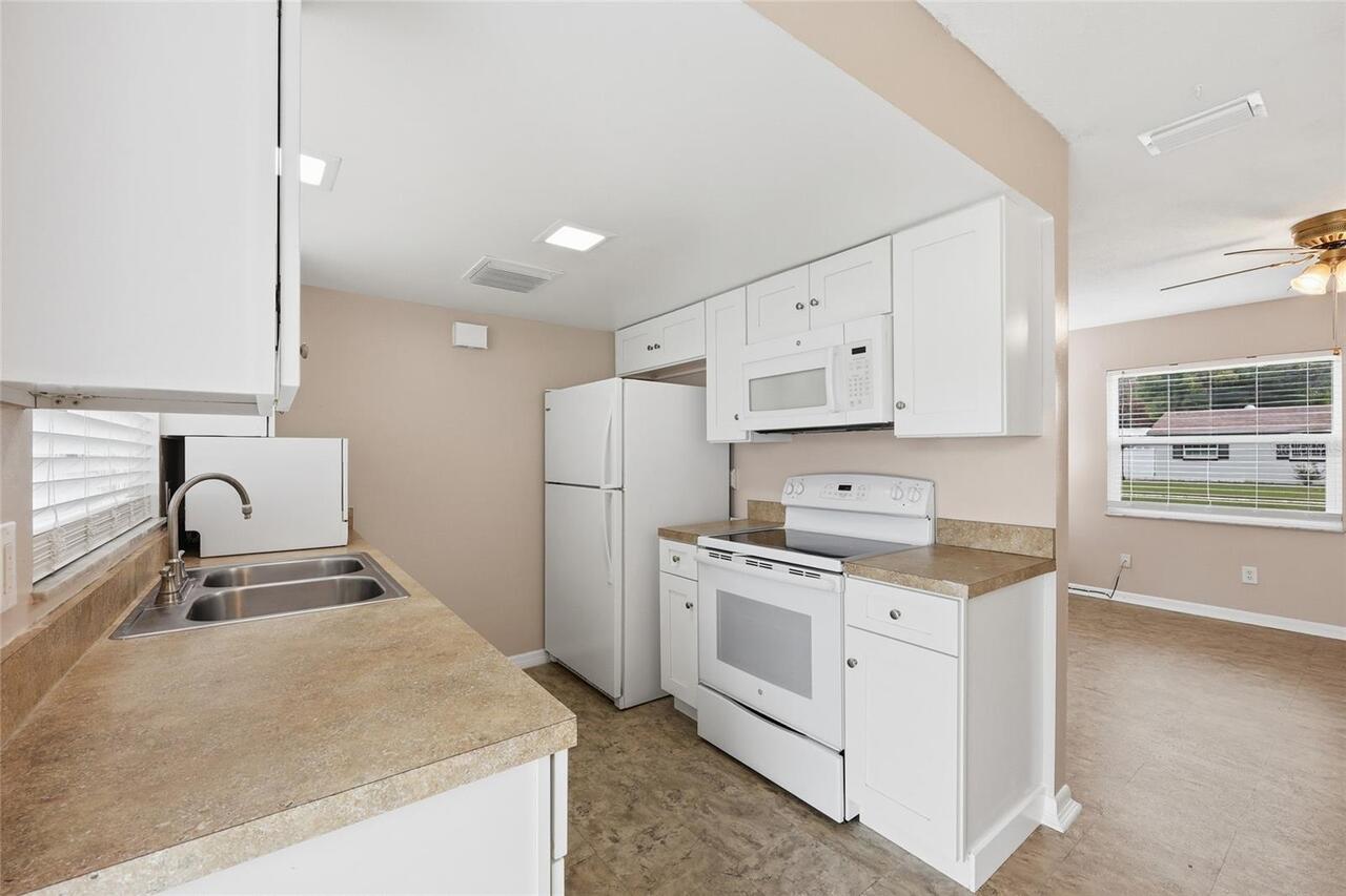 Listing Photo 11