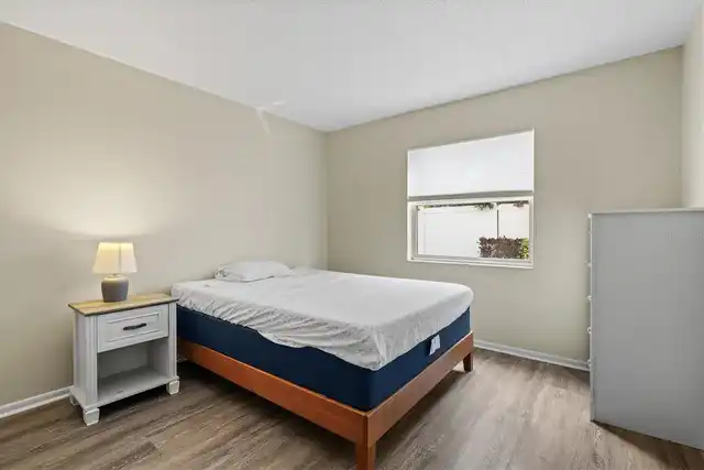 Listing Photo 9