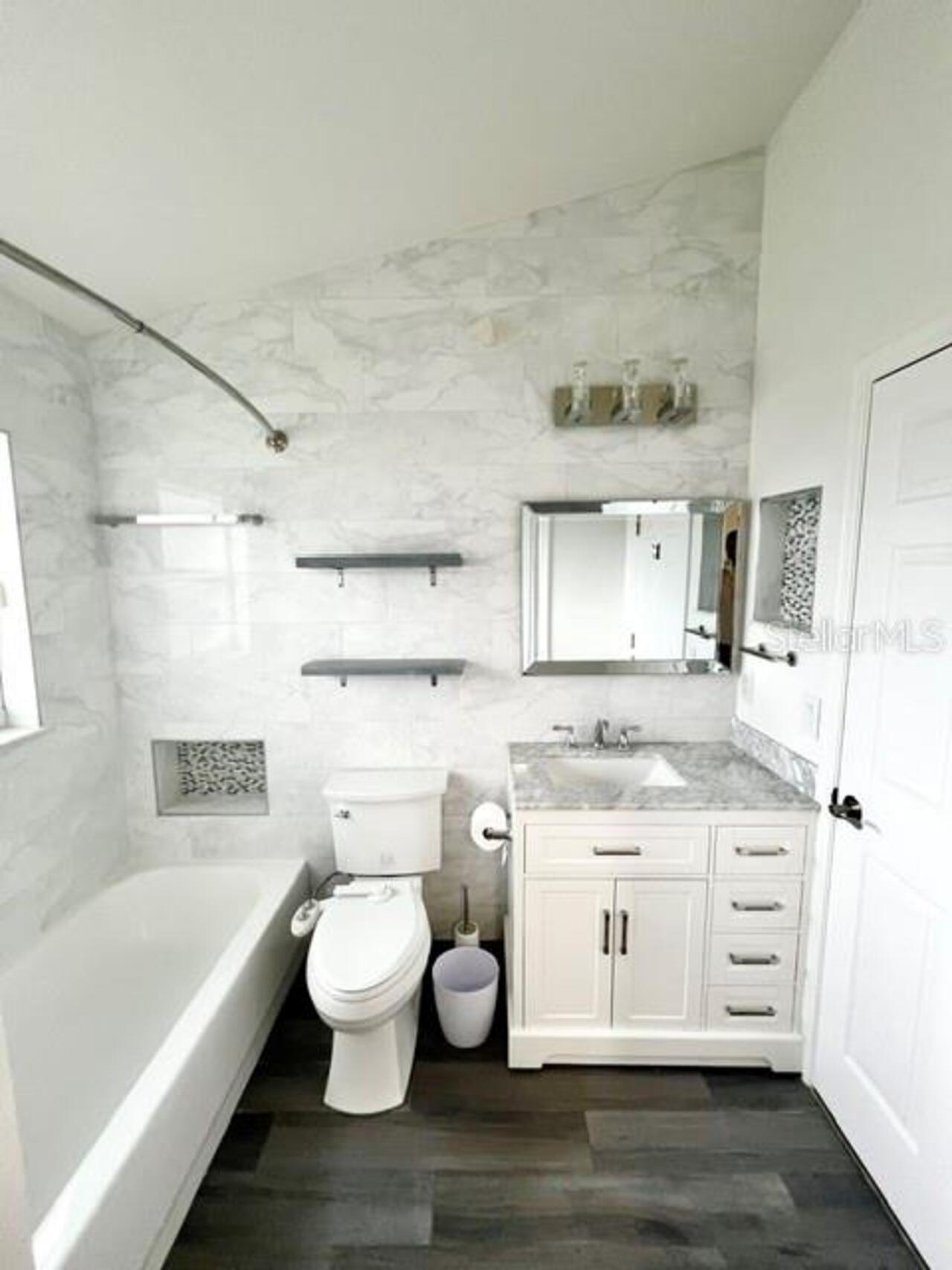 Listing Photo 12