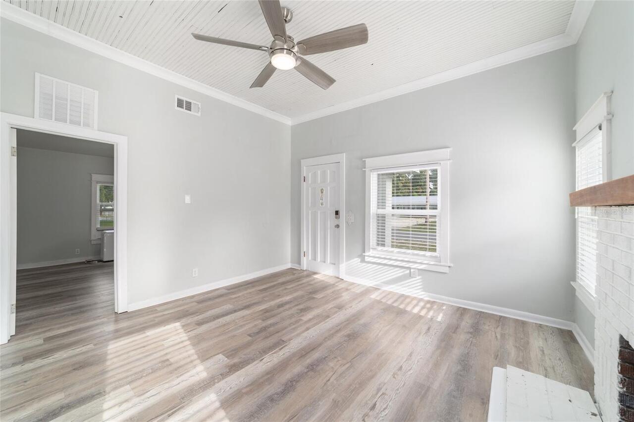 Listing Photo 10