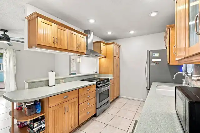 Listing Photo 10