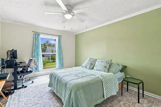 Listing Photo 12