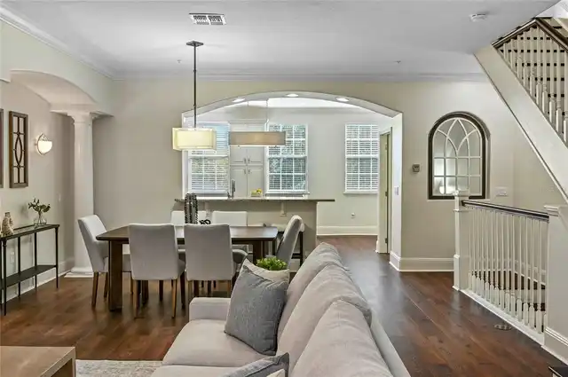 Listing Photo 11