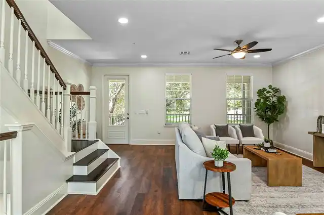 Listing Photo 12