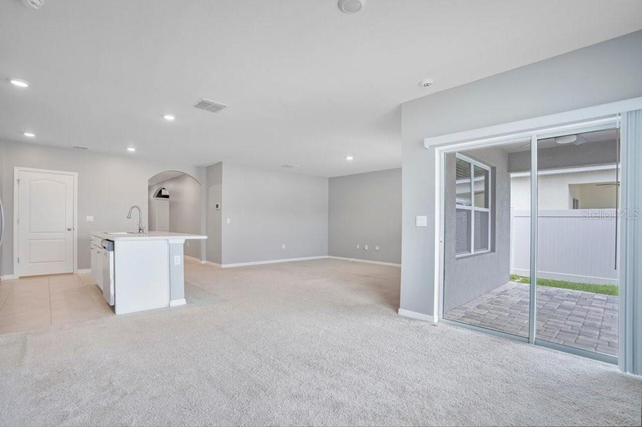 Listing Photo 11