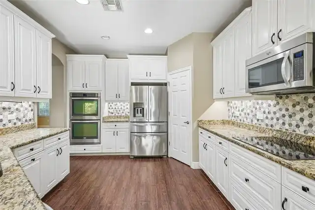Listing Photo 9
