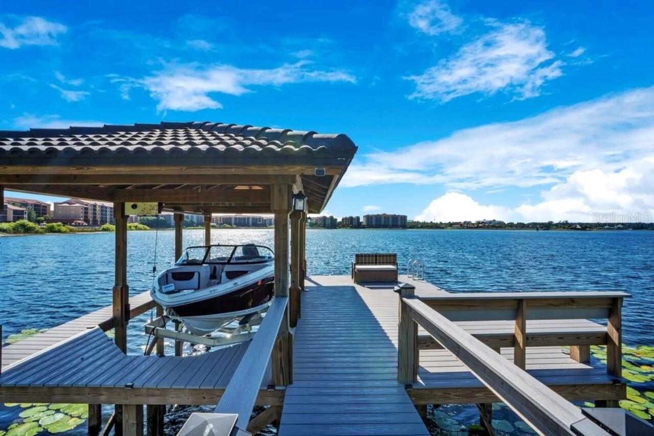 5BR, Home, 3BA, $2,400,000
Read More