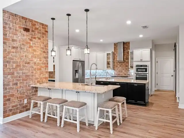 Listing Photo 18