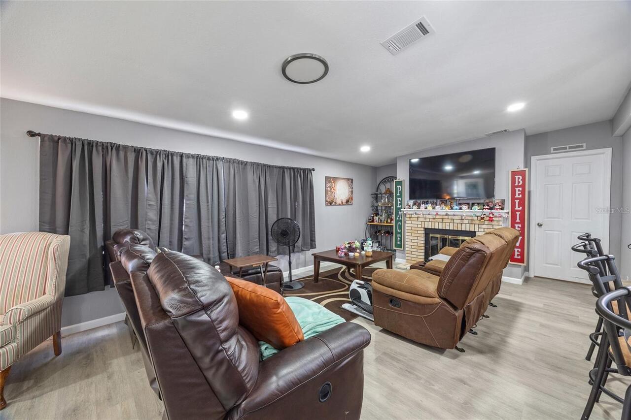 Listing Photo 8