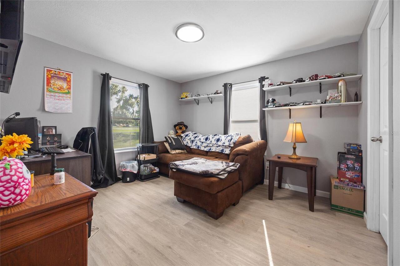 Listing Photo 18