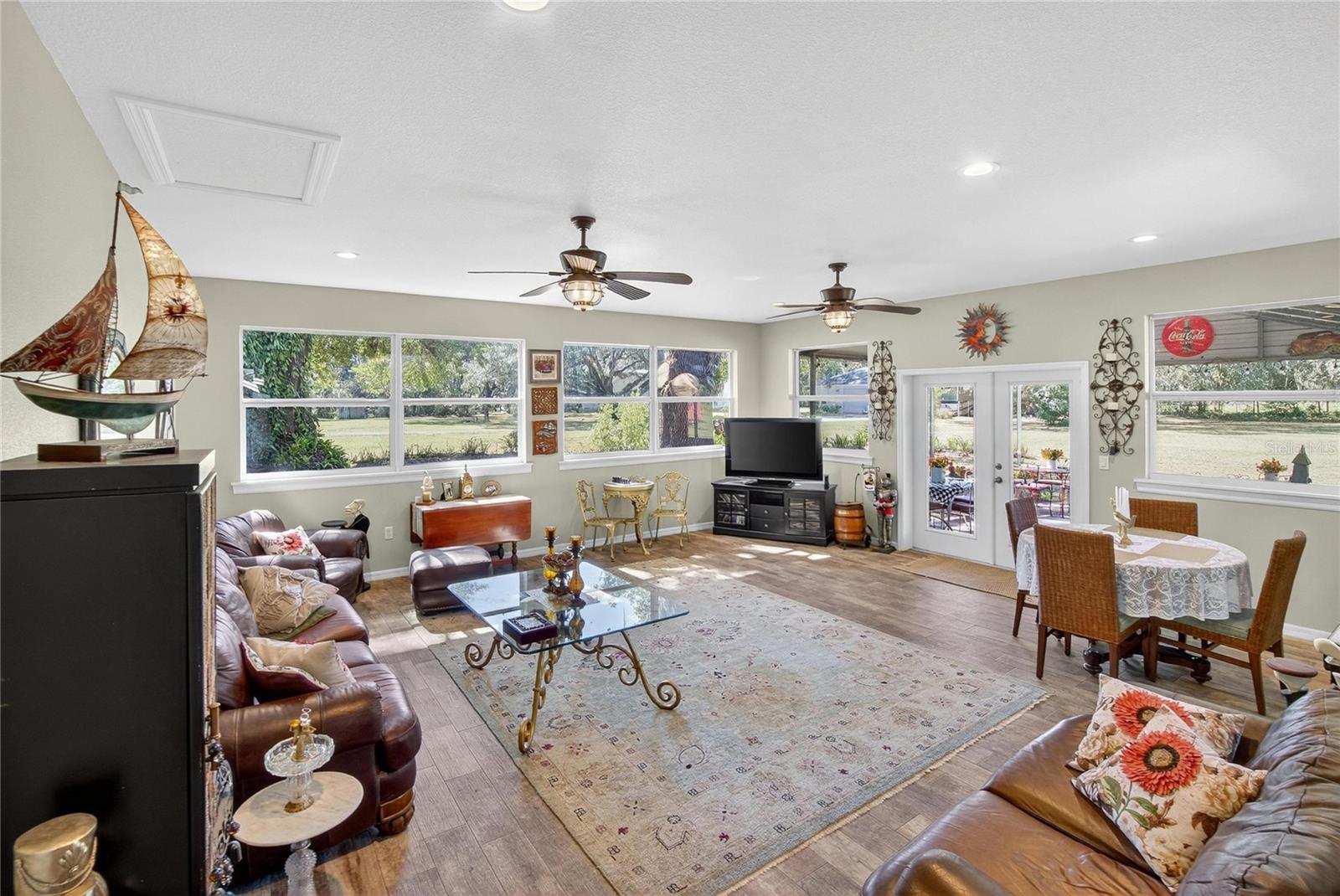 Listing Photo 11