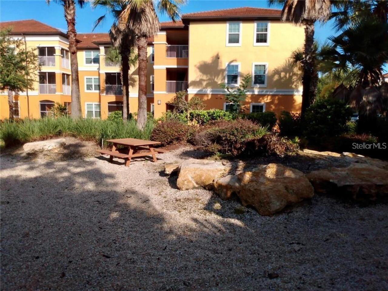 Listing Photo 12