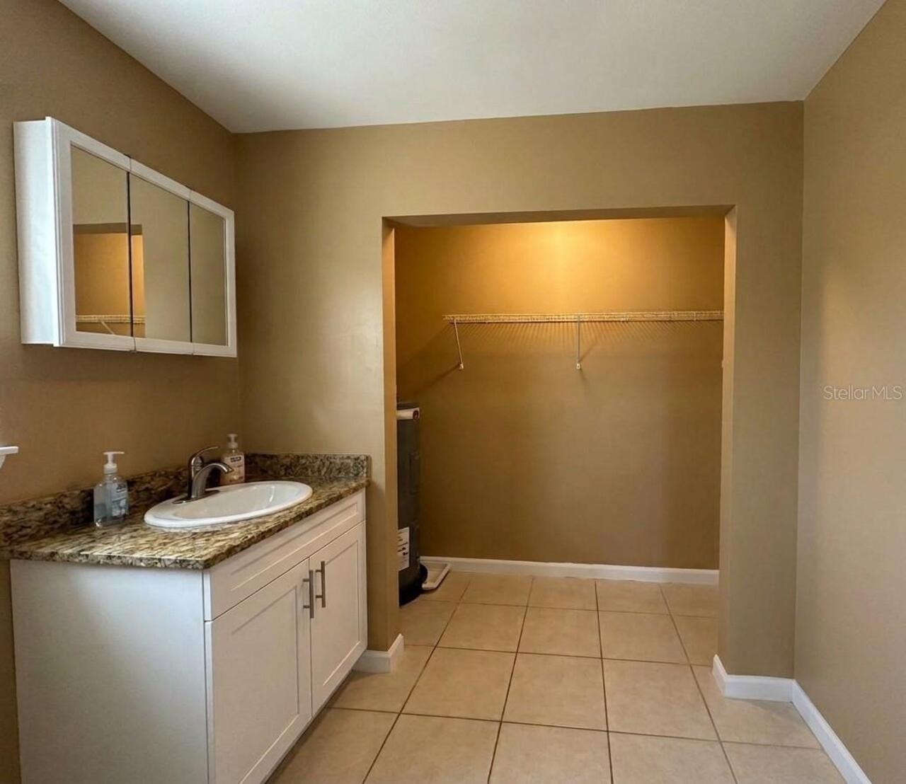 Listing Photo 12