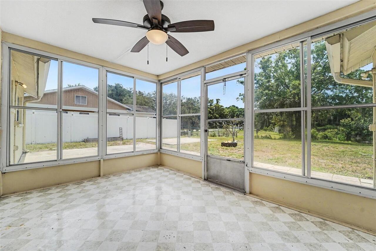 Listing Photo 11