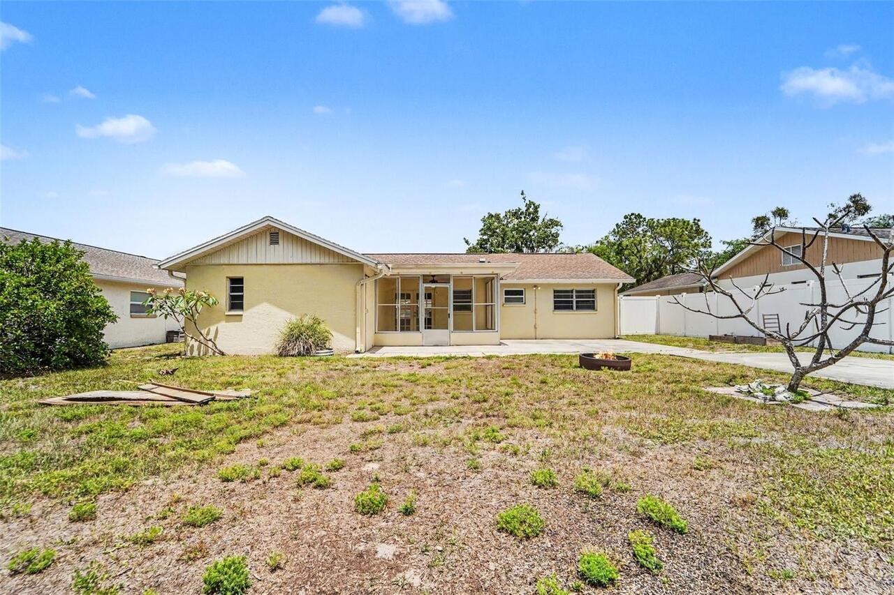 Listing Photo 12