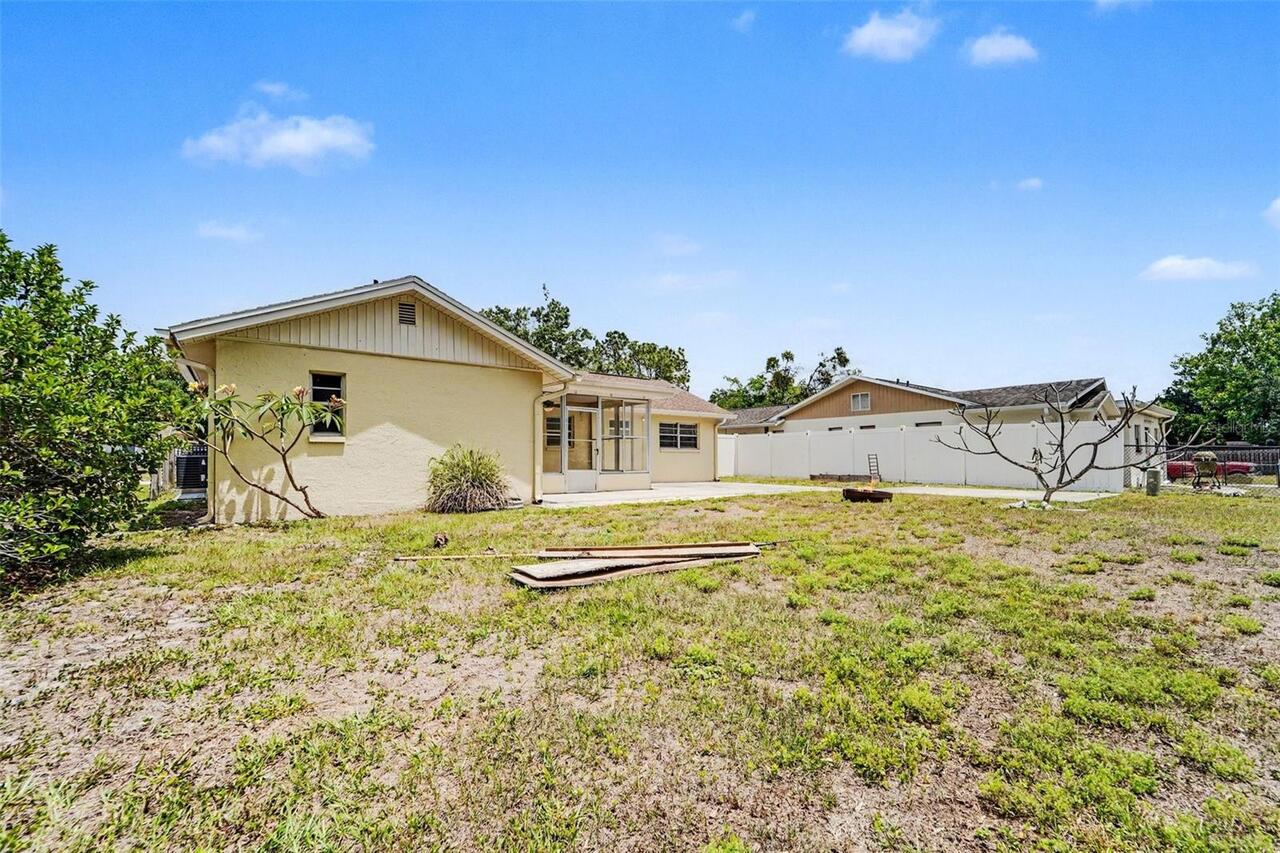 Listing Photo 14