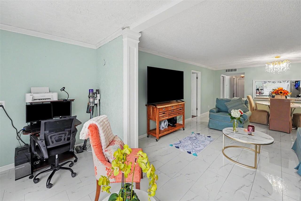 Listing Photo 12