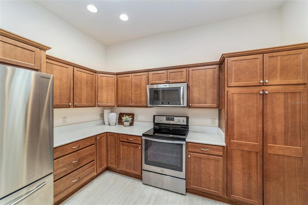 Listing Photo 12