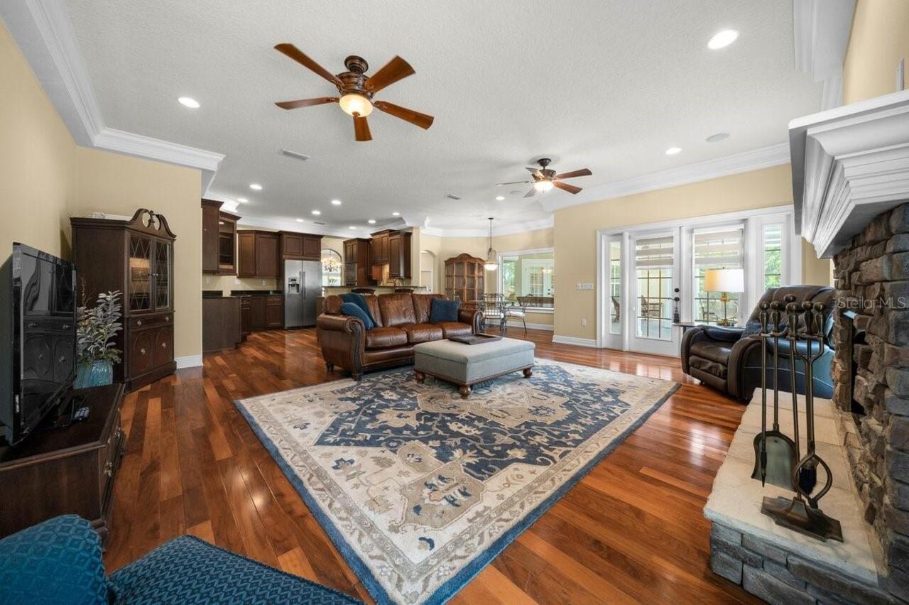 Listing Photo 9