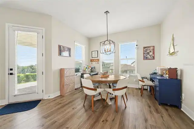 Listing Photo 11