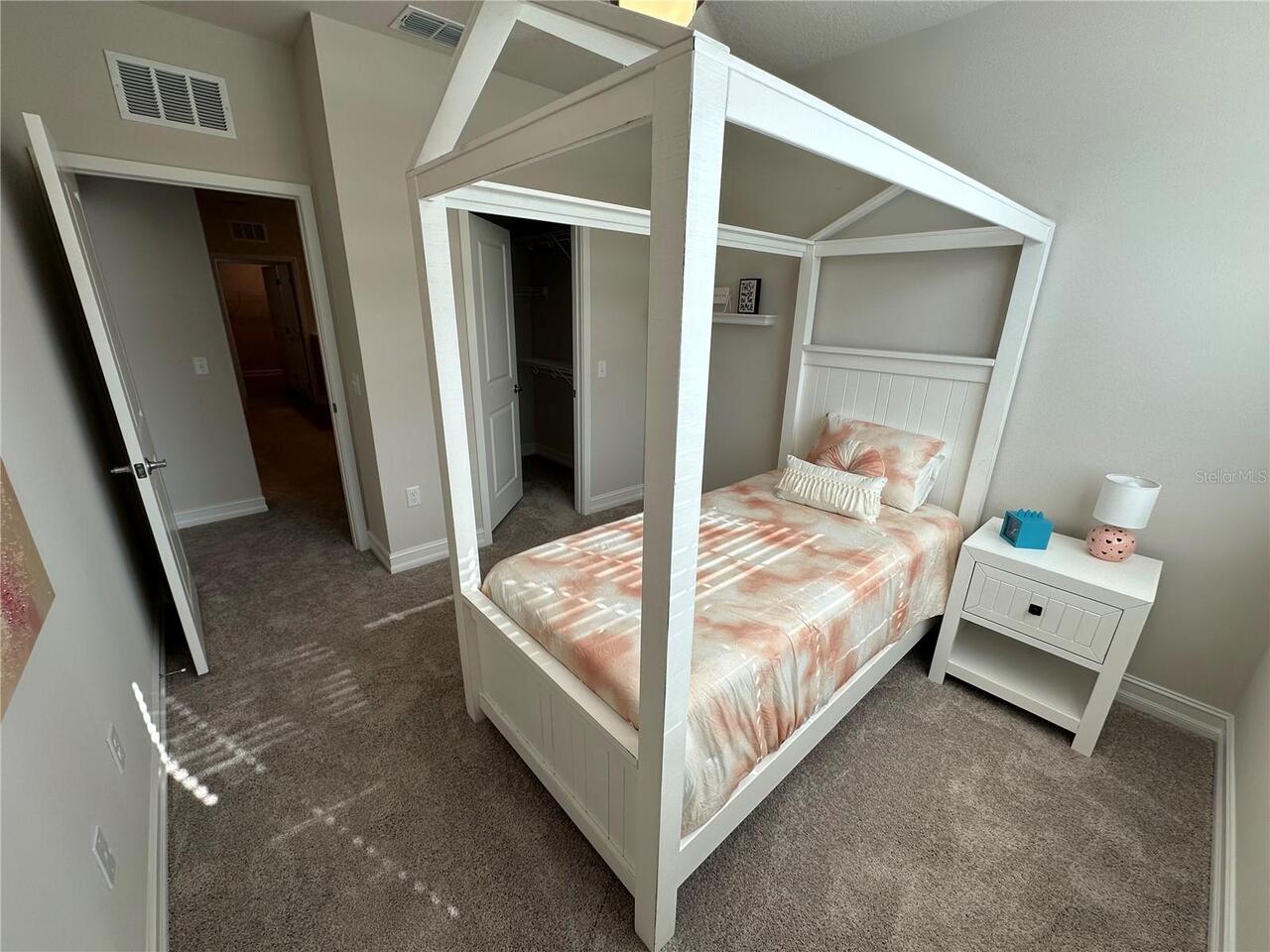 Listing Photo 8