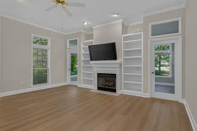 Listing Photo 8
