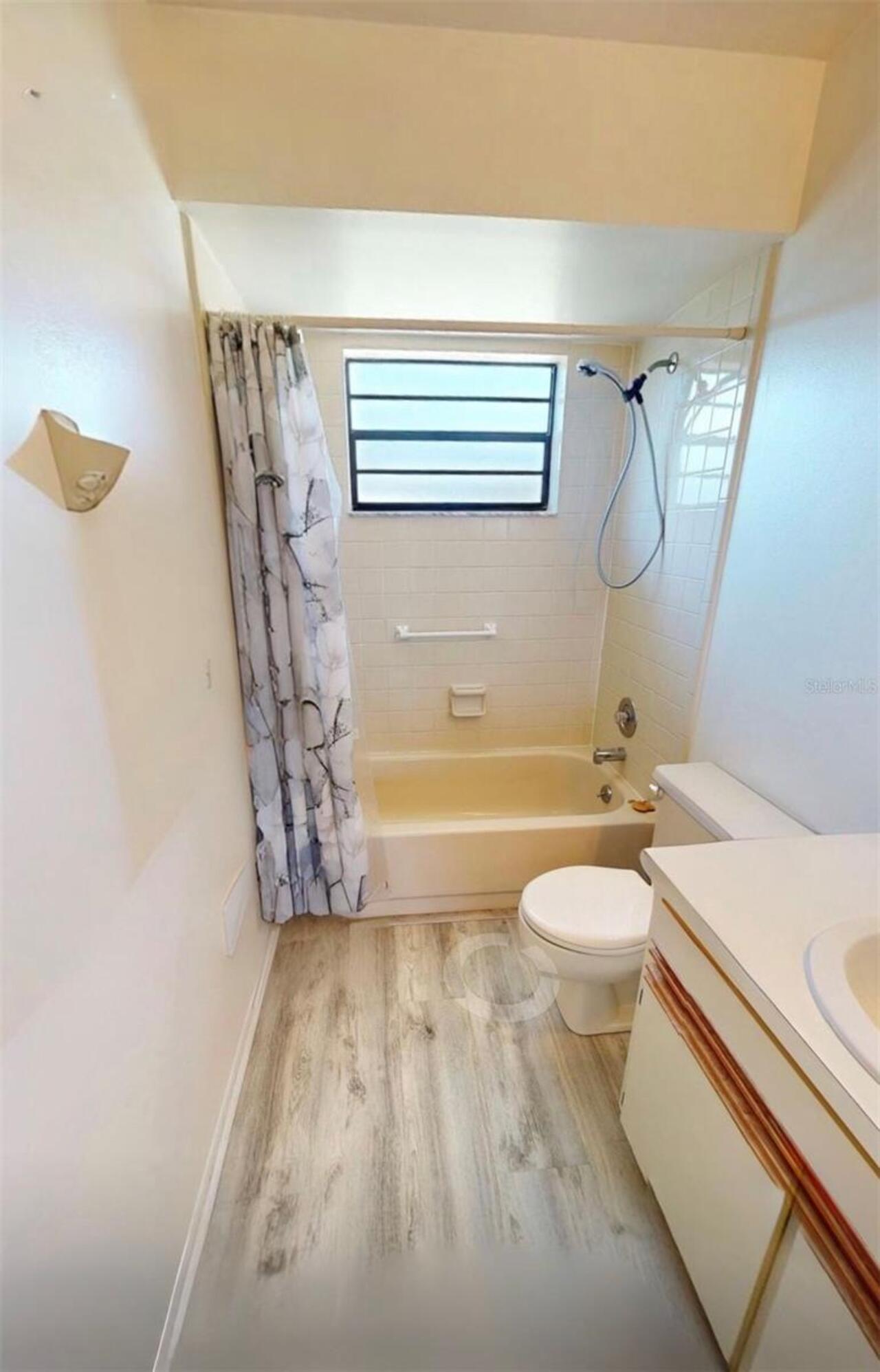 Listing Photo 17