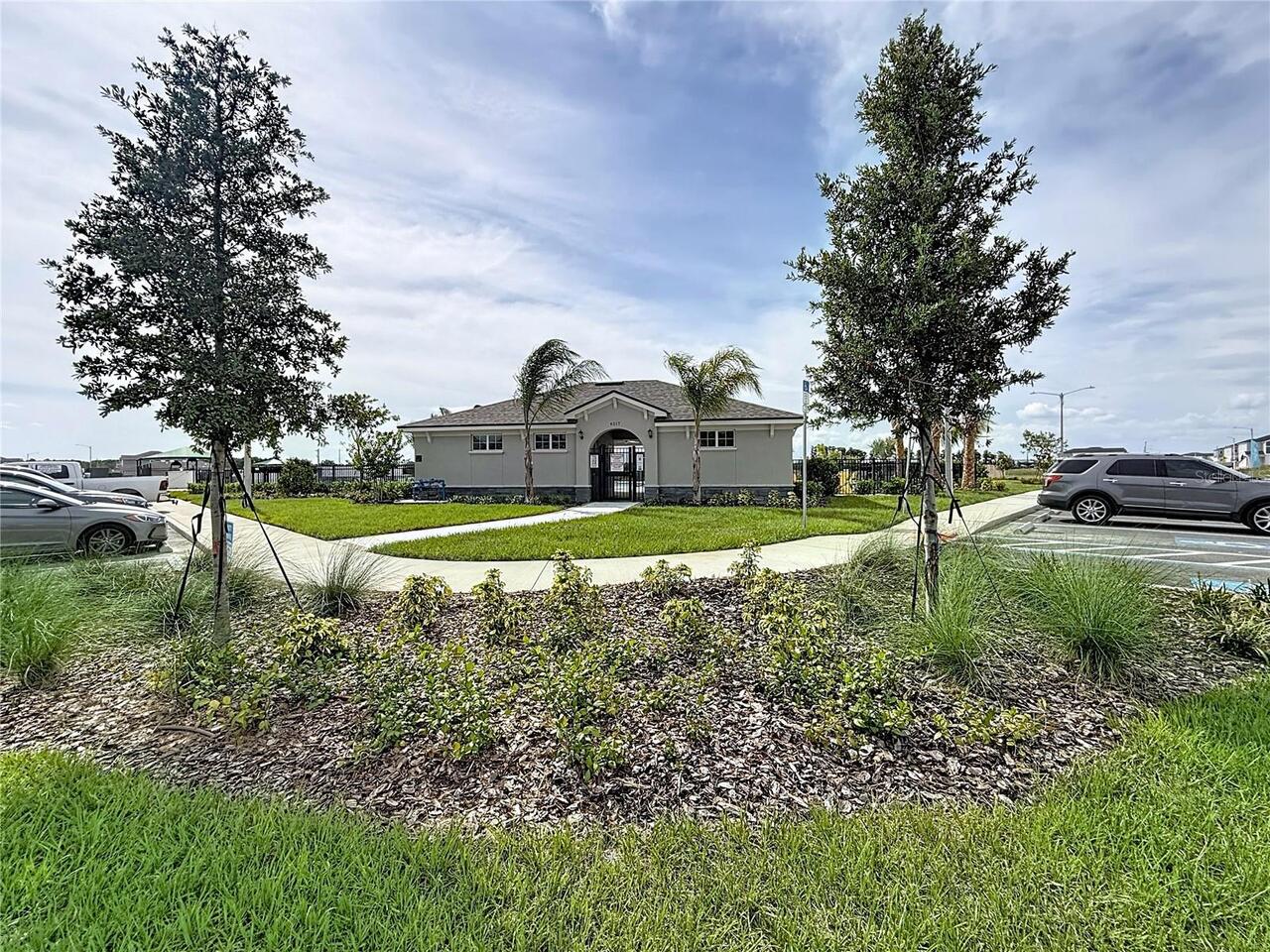 Listing Photo 12