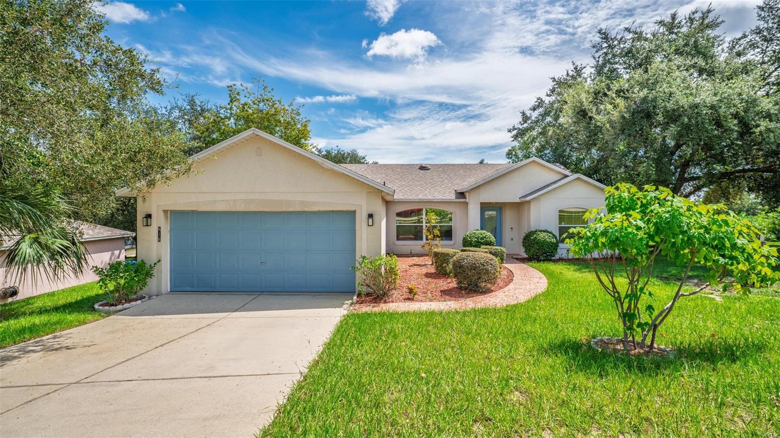 Minneola Real Estate