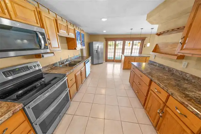 Listing Photo 10
