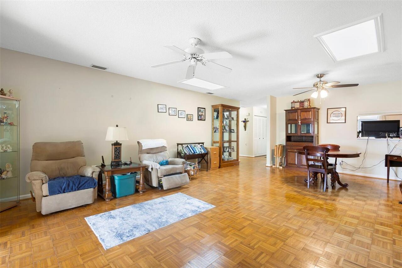 Listing Photo 12