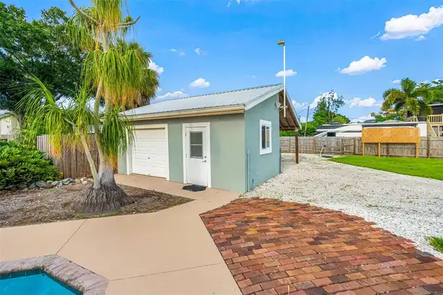 Listing Photo 18