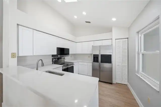Listing Photo 10