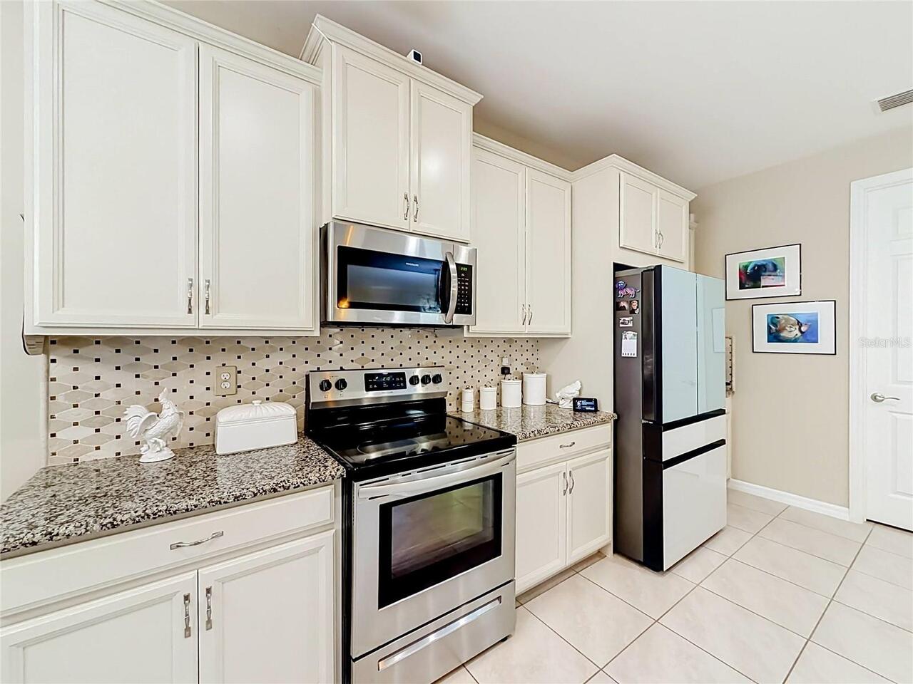 Listing Photo 9