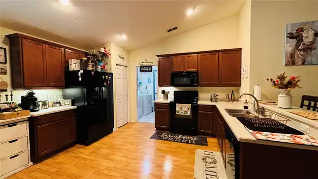 Listing Photo 7