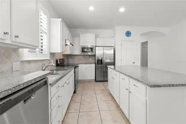 Listing Photo 8