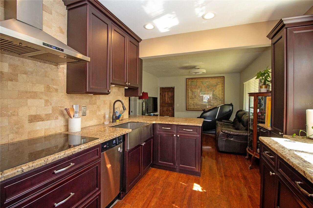 Listing Photo 14