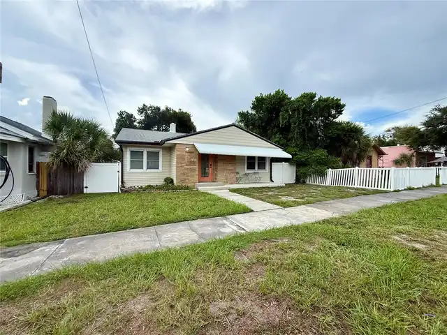 Listing Photo 11