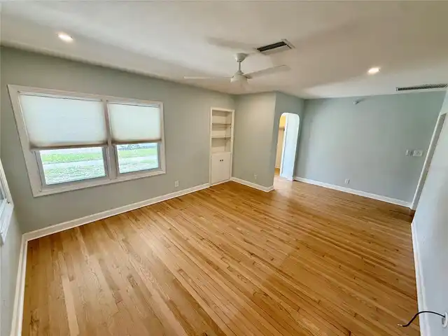 Listing Photo 16