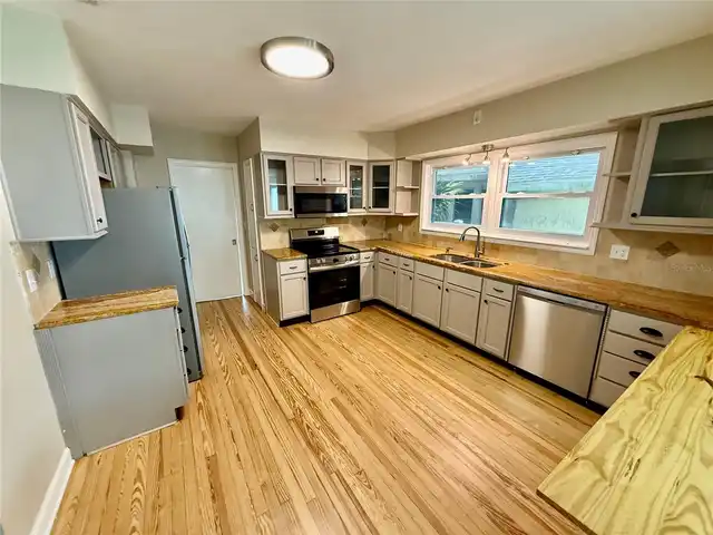 Listing Photo 21