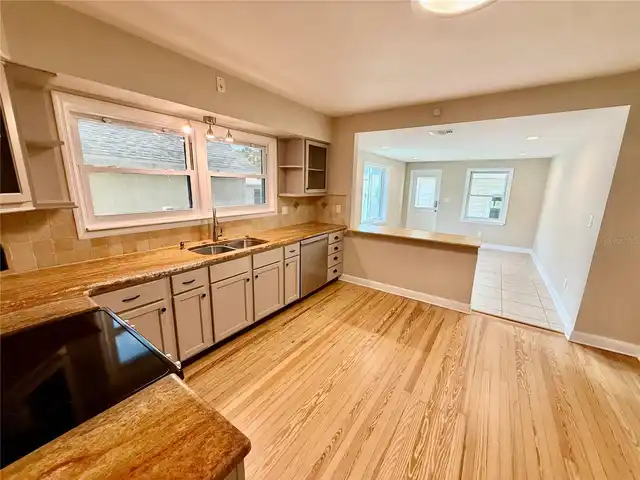 Listing Photo 28