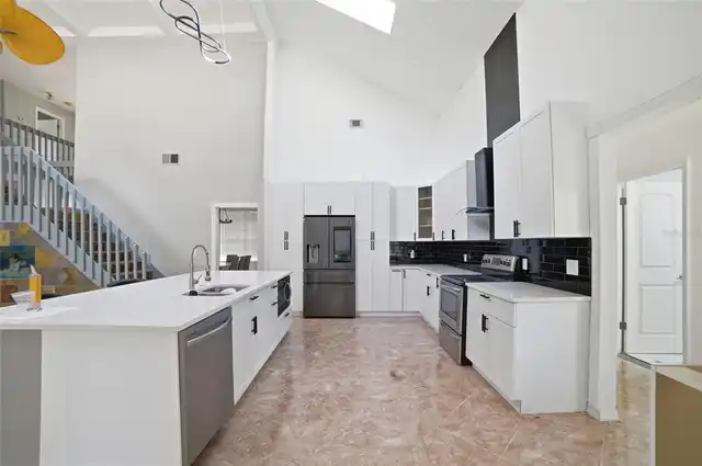 Listing Photo 6