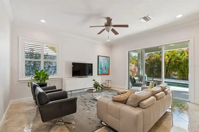 Listing Photo 17