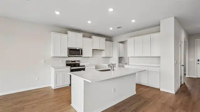 Listing Photo 6