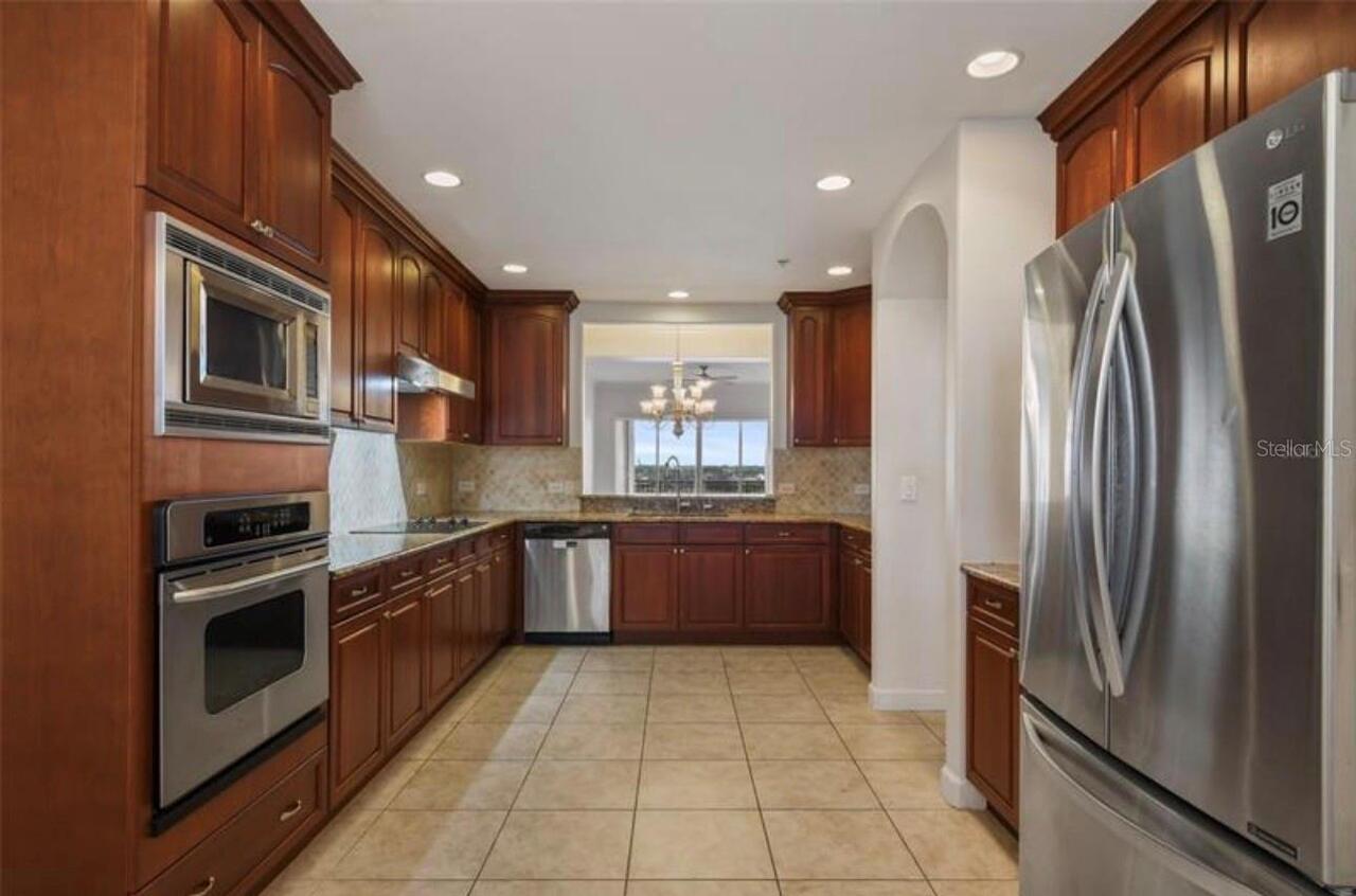 Listing Photo 9