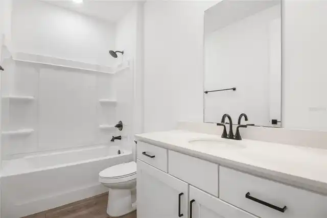 Listing Photo 10