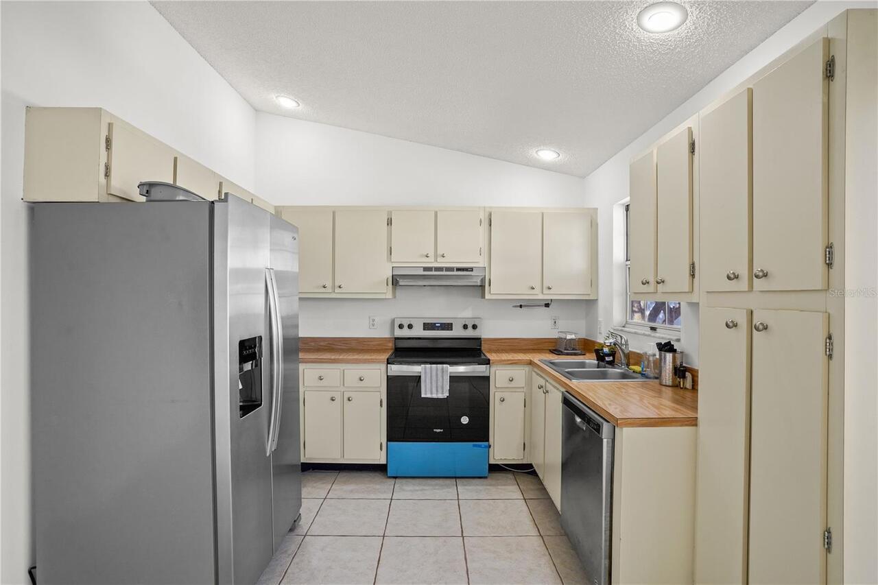 Listing Photo 12