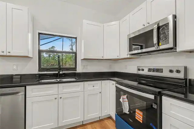 Listing Photo 16