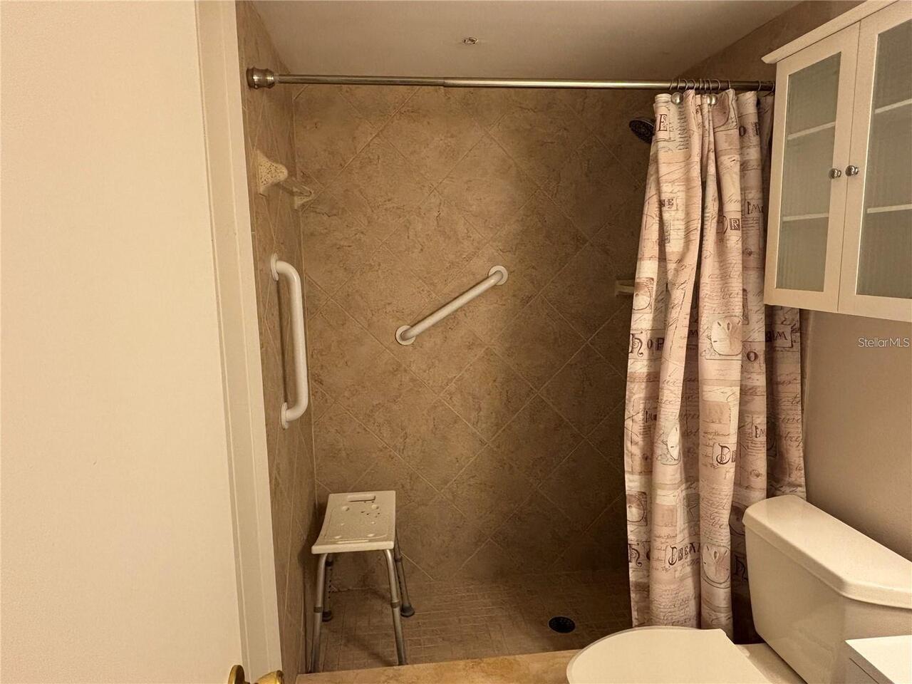 Listing Photo 12